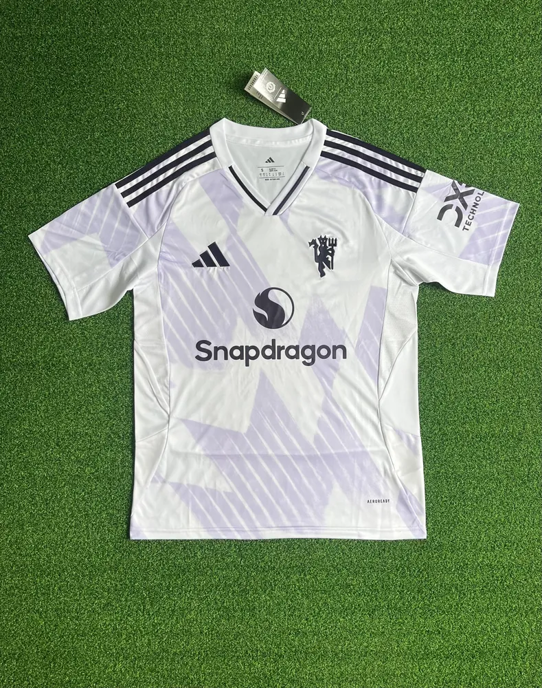 Manchester United 2025-26 Auswärtstrikot — main view