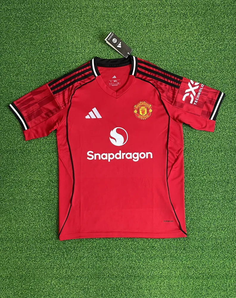 Maillot domicile Manchester United 2025-26 — main view