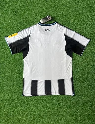 Newcastle United 2025-26 Camiseta Local — view 2
